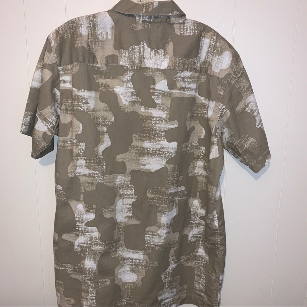 EUC Columbia Button Up Short Sleeve Shirt Size M. - Picture 2 of 4